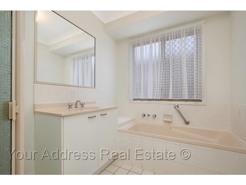 5 Stanley Court, Boronia Heights QLD 4124