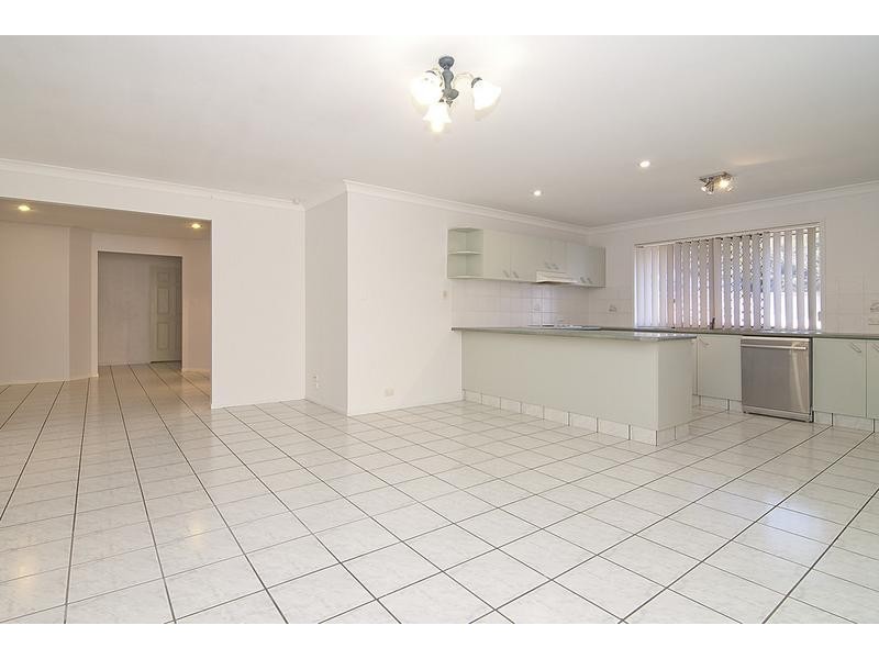 70 Glenfield Street, Parkinson QLD 4115