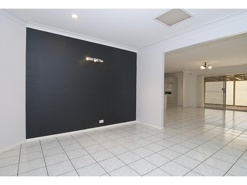 70 Glenfield Street, Parkinson QLD 4115