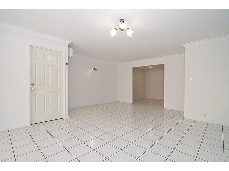 70 Glenfield Street, Parkinson QLD 4115