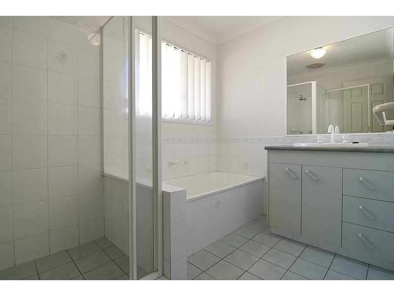 70 Glenfield Street, Parkinson QLD 4115