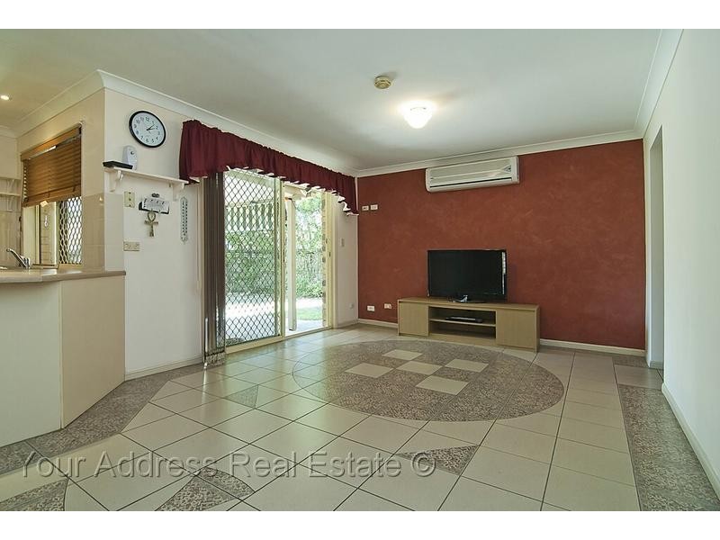 6 Folium Court, Regents Park QLD 4118