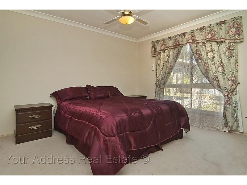 6 Folium Court, Regents Park QLD 4118