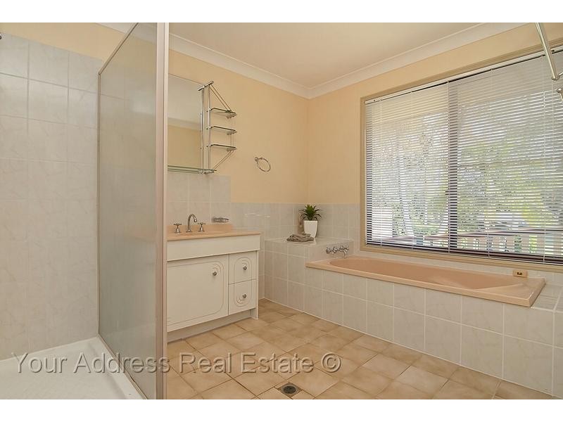 130 Merluna Road, Park Ridge South QLD 4125