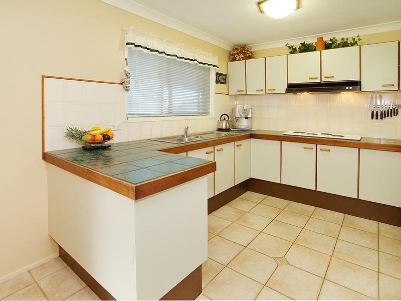 17 Volant Street, Regents Park QLD 4118