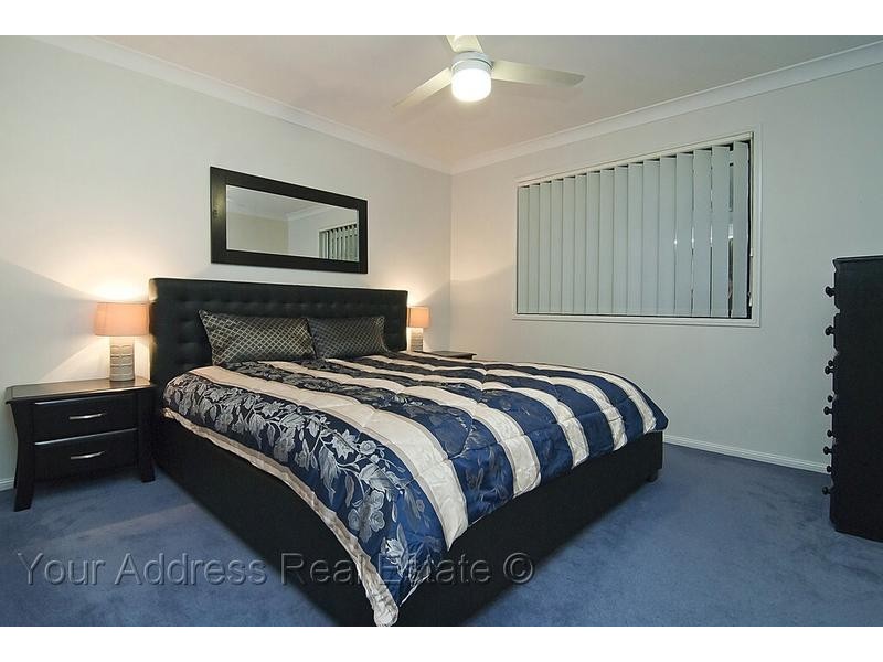 1 Zoe Place, Hillcrest QLD 4118