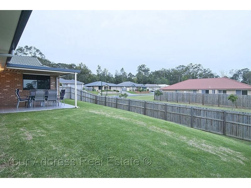 1 Zoe Place, Hillcrest QLD 4118