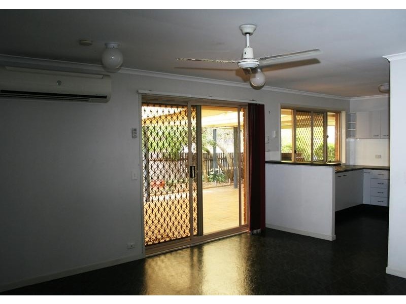 1 Watkinsia Court, Regents Park QLD 4118