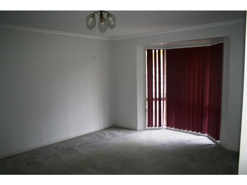 1 Watkinsia Court, Regents Park QLD 4118