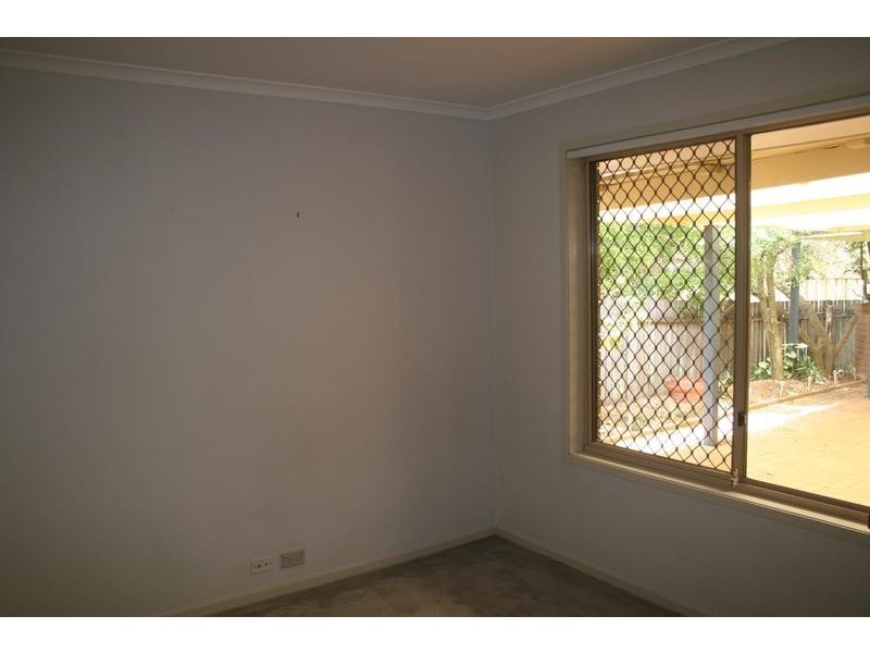 1 Watkinsia Court, Regents Park QLD 4118