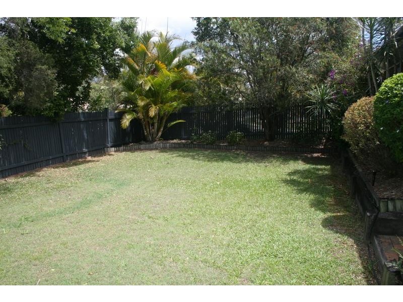 1 Watkinsia Court, Regents Park QLD 4118