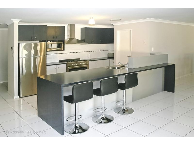 34 St Johns Way, Boronia Heights QLD 4124