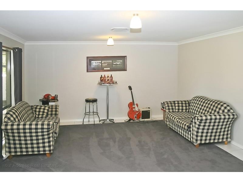 34 St Johns Way, Boronia Heights QLD 4124