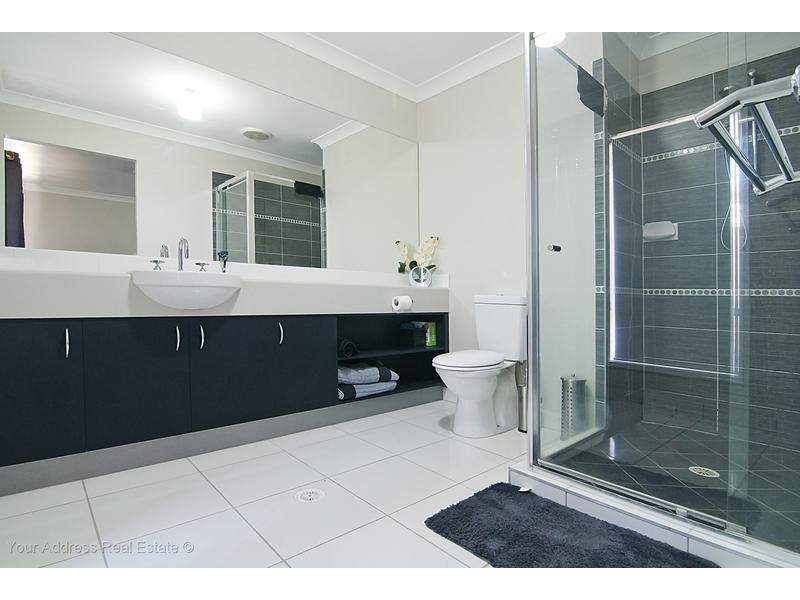 34 St Johns Way, Boronia Heights QLD 4124