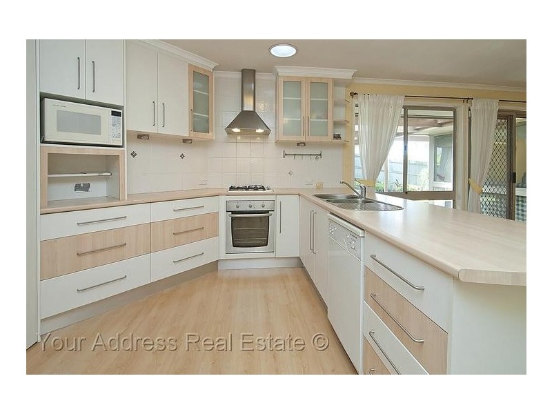 60 Parkroyal Crescent, Regents Park QLD 4118