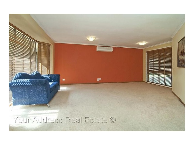 60 Parkroyal Crescent, Regents Park QLD 4118
