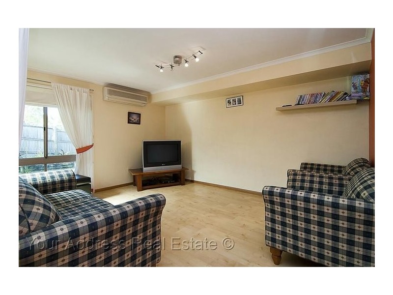 60 Parkroyal Crescent, Regents Park QLD 4118