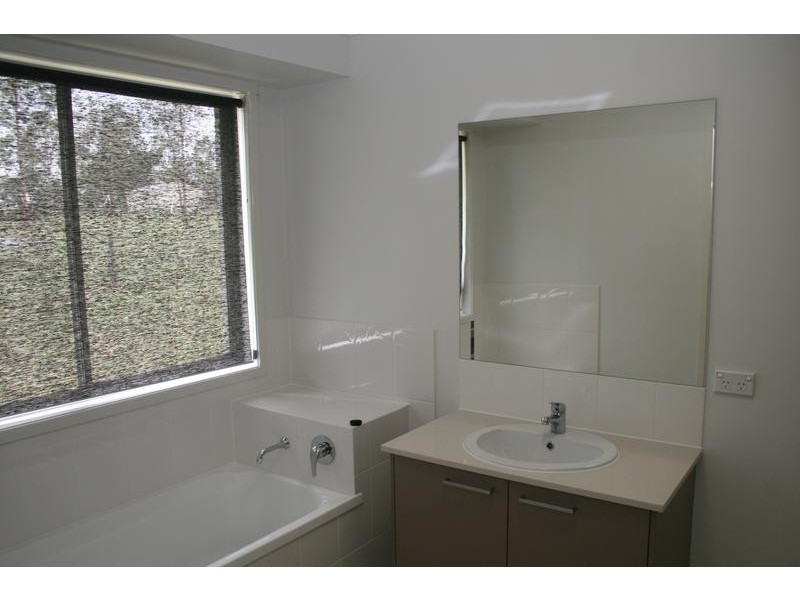 2-8 Waugh Court, New Beith QLD 4124