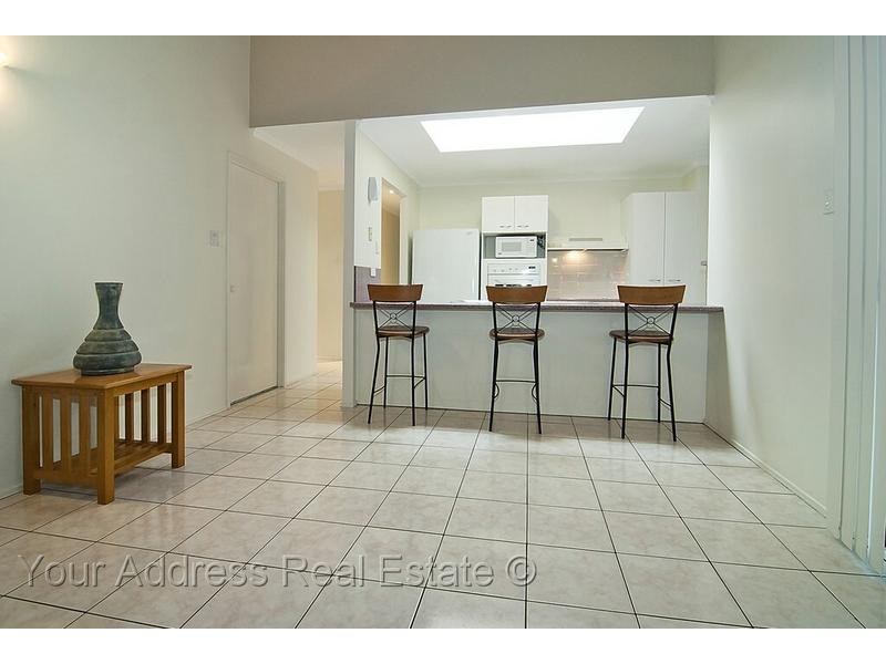 1 Kingfield Court, Regents Park QLD 4118
