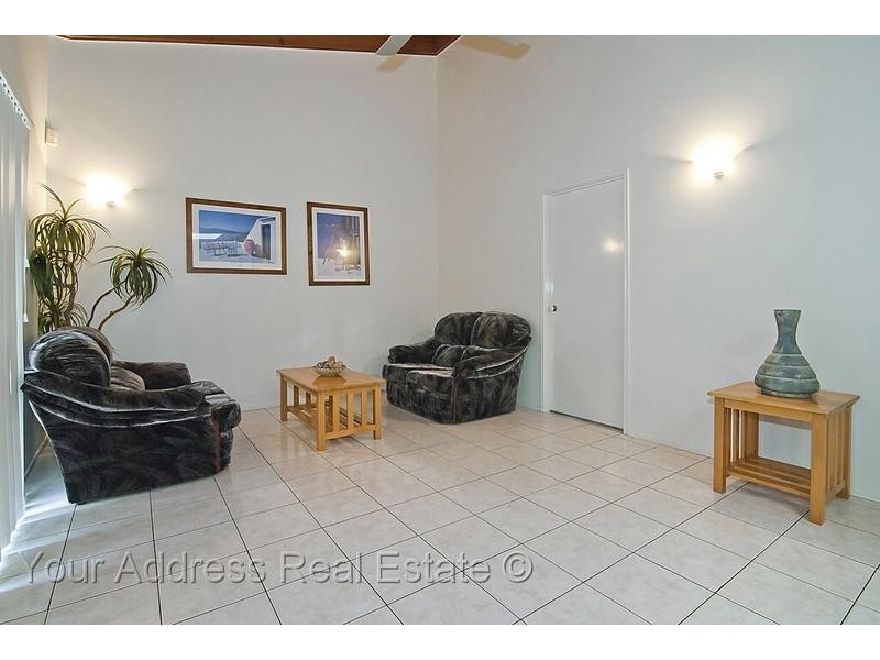 1 Kingfield Court, Regents Park QLD 4118