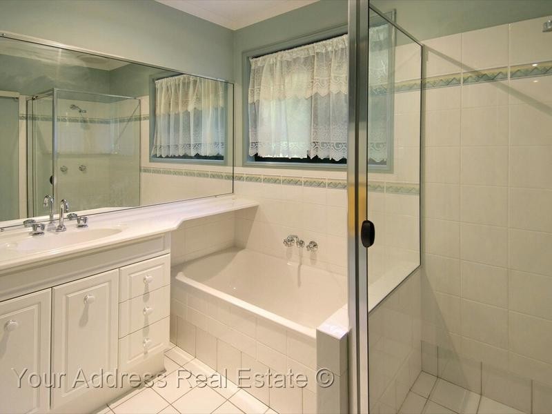 51 Bellenden Close, Munruben QLD 4125