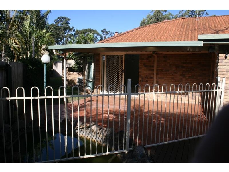 8 Kalbarri Rise, Regents Park QLD 4118