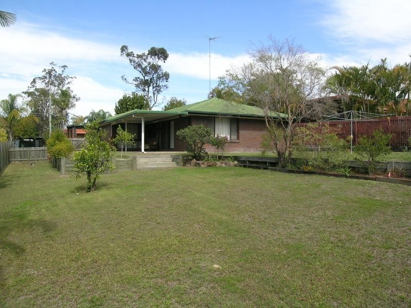24 Parkroyal Crescent, Regents Park QLD 4118