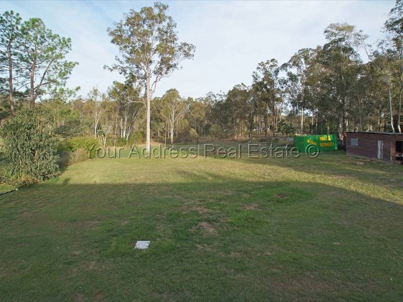682 Middle Road, Greenbank QLD 4124