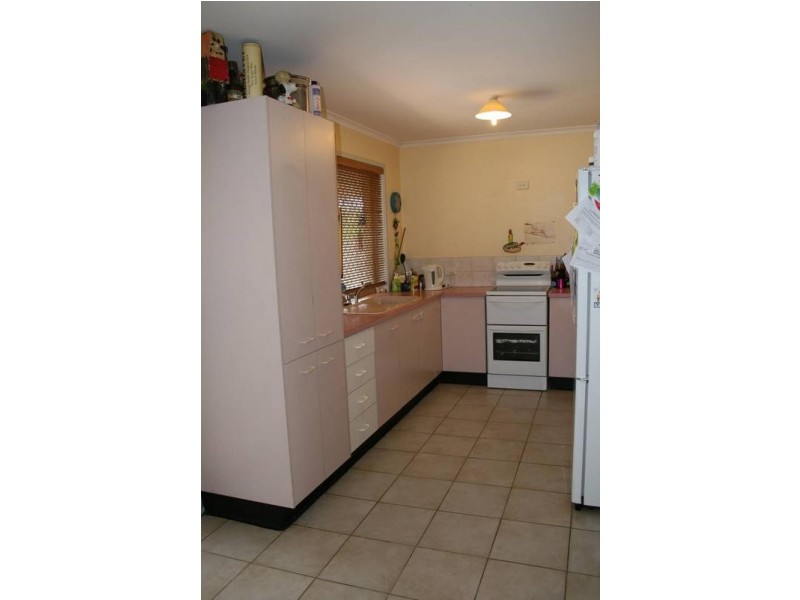 81 Middle Road, Hillcrest QLD 4118