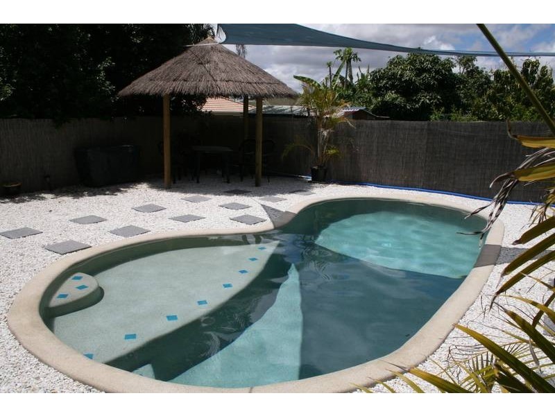 81 Middle Road, Hillcrest QLD 4118