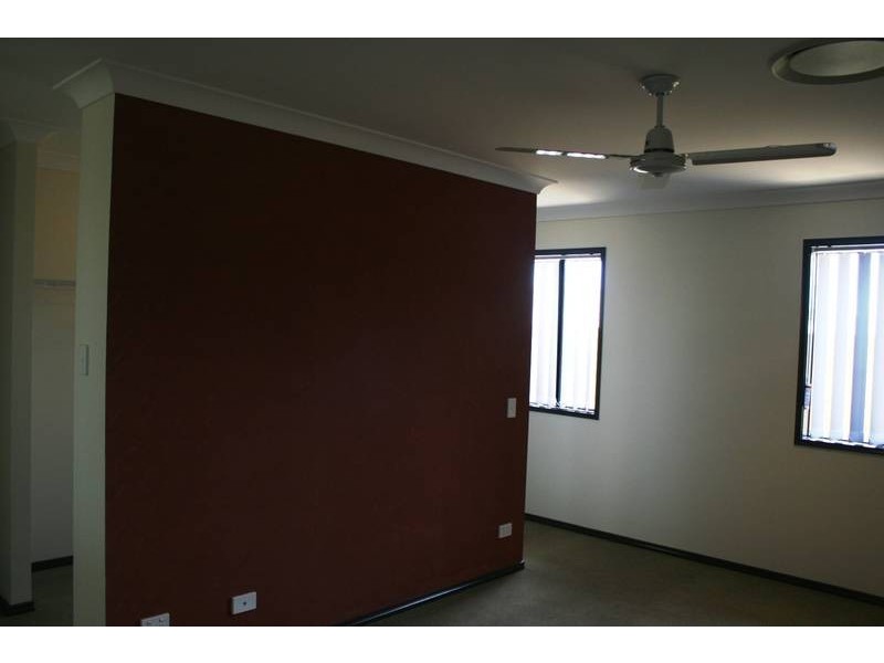 27 Sandalwood Street, Heathwood QLD 4110