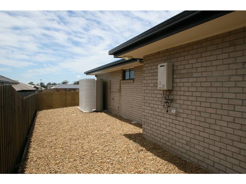 27 Sandalwood Street, Heathwood QLD 4110