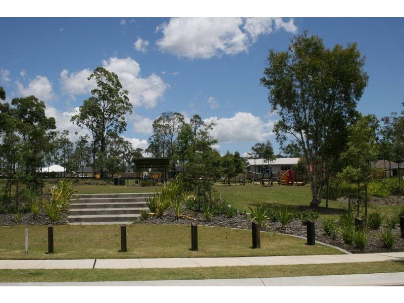 27 Sandalwood Street, Heathwood QLD 4110