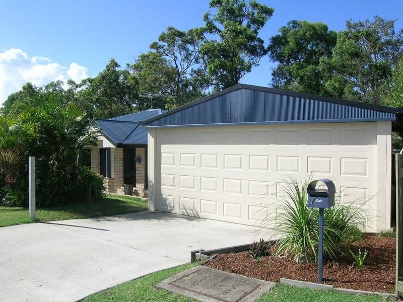 7 Conifer Street, Hillcrest QLD 4118
