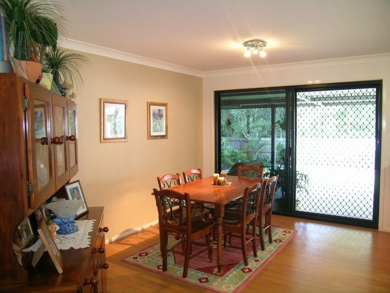 7 Conifer Street, Hillcrest QLD 4118