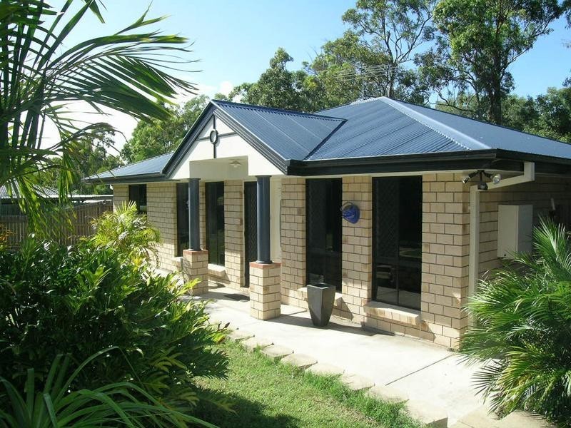 7 Conifer Street, Hillcrest QLD 4118