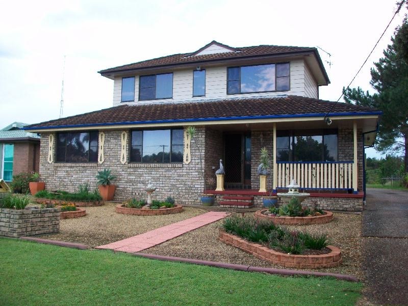 11 Greenslopes Drive, Raymond Terrace NSW 2324
