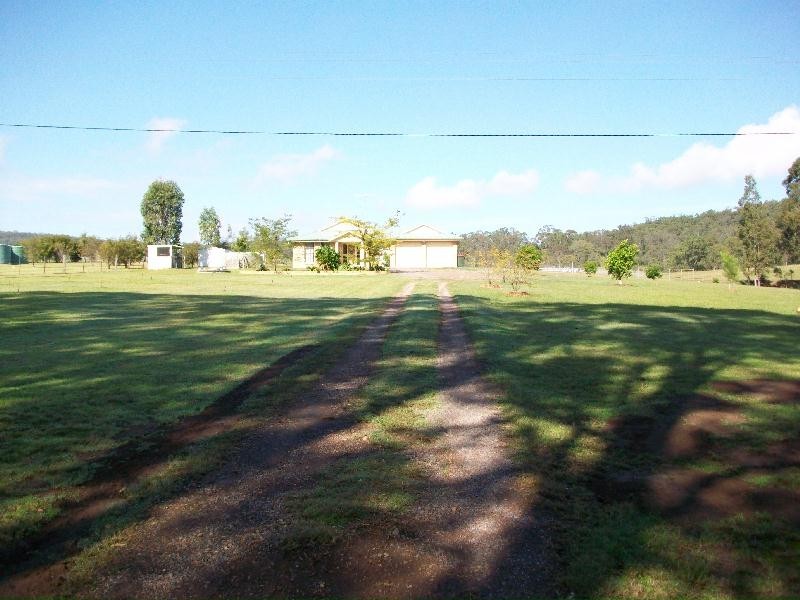 13 Storks Road, Glen Oak NSW 2320