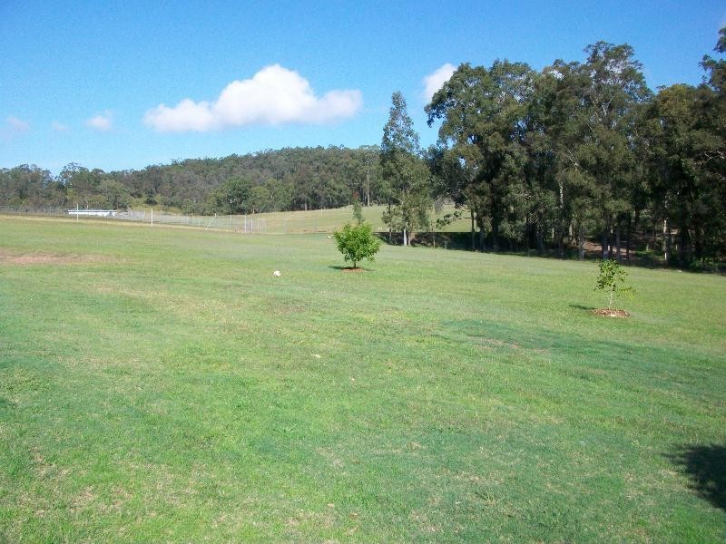 13 Storks Road, Glen Oak NSW 2320