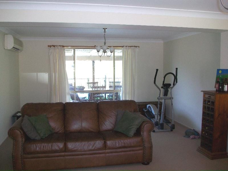 8 Fisher Close, Seaham NSW 2324