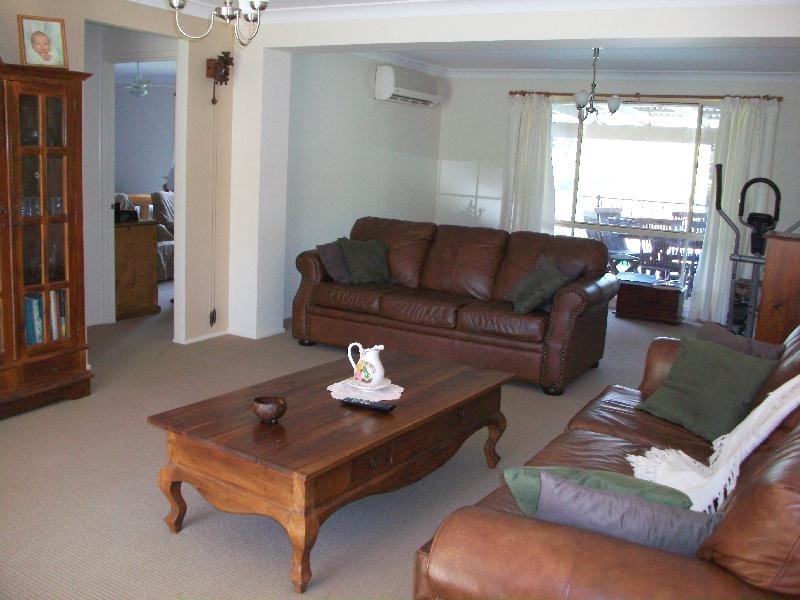 8 Fisher Close, Seaham NSW 2324