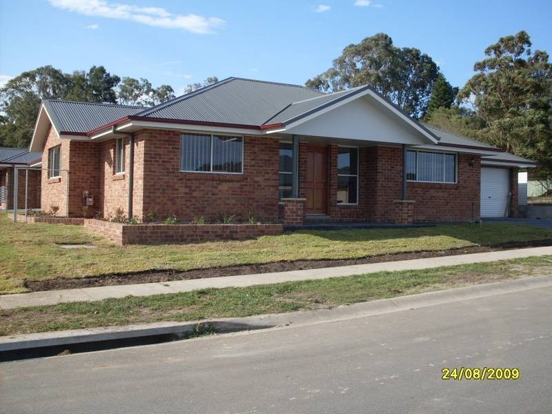 2/3 CLOSEBOURNE WAY, Raymond Terrace NSW 2324