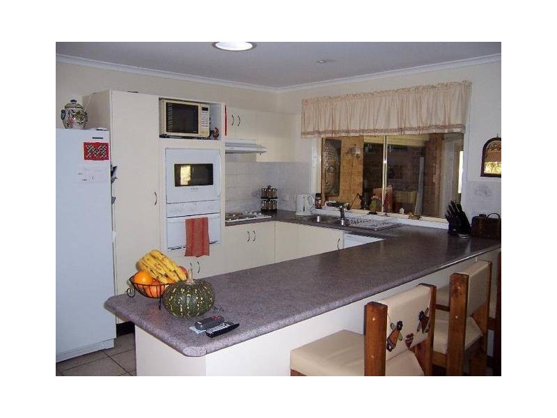 6 WOODLANDS PLACE, Raymond Terrace NSW 2324