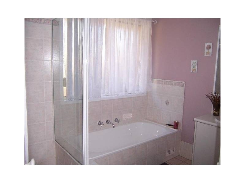 6 WOODLANDS PLACE, Raymond Terrace NSW 2324