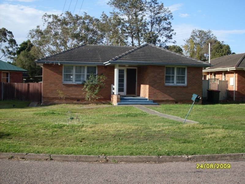 41 PARKWAY AVENUE, Raymond Terrace NSW 2324