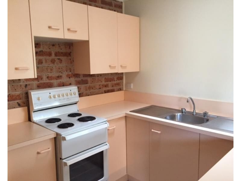 2/13 FURRACABAD CLOSE, Raymond Terrace NSW 2324