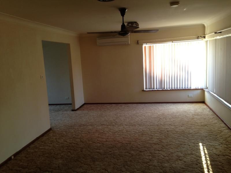 2 GARDEN AVENUE, Raymond Terrace NSW 2324