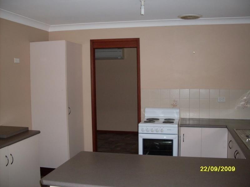 11 HOLT PLACE, Raymond Terrace NSW 2324