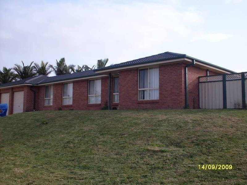 2 WOODLANDS PLACE, Raymond Terrace NSW 2324