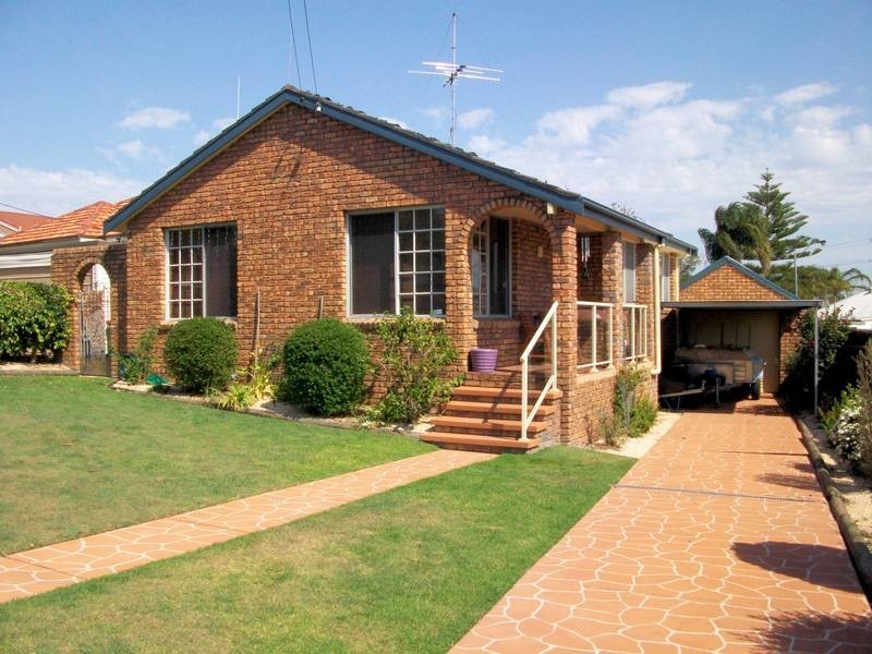 18 Thomas Street, Raymond Terrace NSW 2324